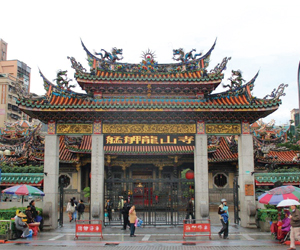 Taipei’s diverse natural and cultural attractions with an hour drive