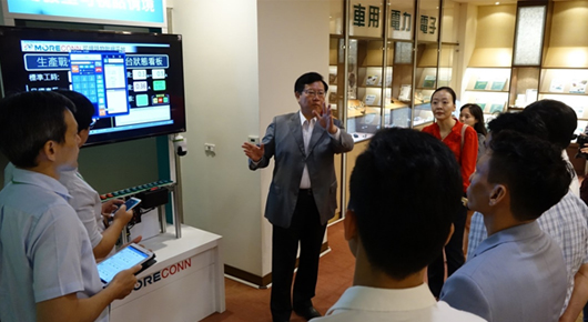Mobiletron CEO Mr. Tsai meets the group