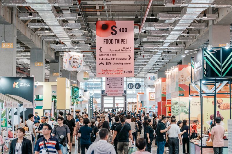 展覽現場人潮絡繹不絕，展現2026台北國際食品系列展之國際盛況，持續引領全球食品產業創新發展。